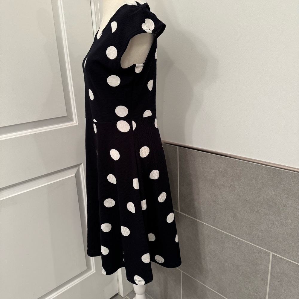 Kaileigh Polka Dot Dress - Picture 5 of 10